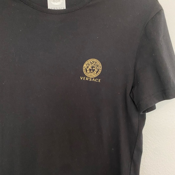 VERSACE T SHIRT. BRAND NEW. SIZE 3. - Picture 2 of 4